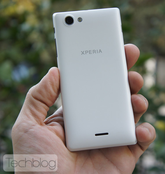 Sony Xperia J hands-on video