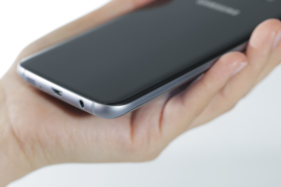 Samsung-Galaxy-S7-angle