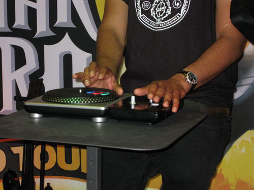 , DJ Hero live action, Μαθήματα DJ σε PlayStation, XBOX και Wii