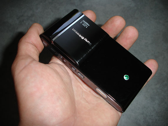 , Sony Ericsson Satio unboxing