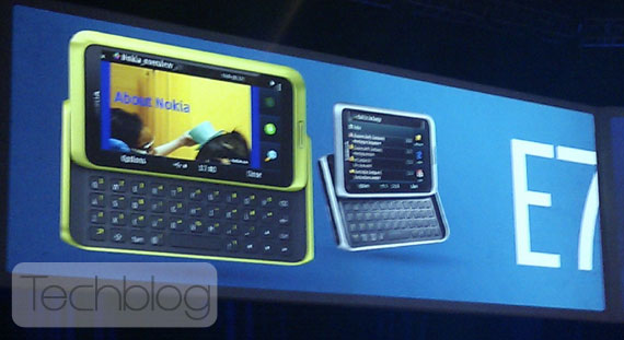, Nokia E7, Το νέο Communicator με οθόνη AMOLED