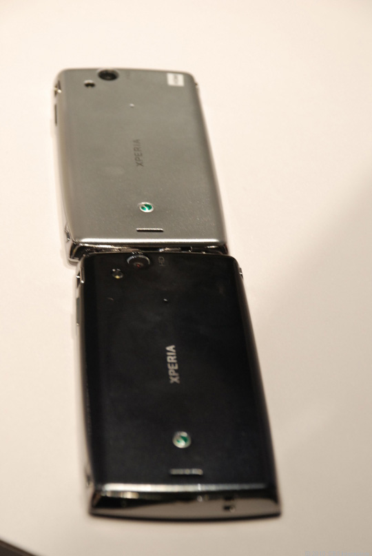 , Sony Ericsson XPERIA Arc, Φωτογραφίες hands-on [cnet]