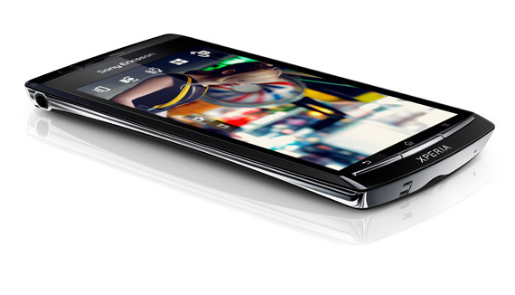 , Sony Ericsson Xperia Arc, Κυκλοφόρησε και ακολουθεί το Xperia Play