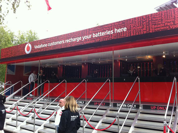 , Το καμιόνι της Vodafone μπορεί να φορτίσει 2000 κινητά ταυτόχρονα