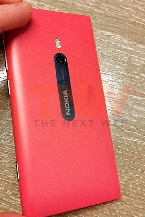 , Nokia Lumia 800, Live φωτογραφίες λίγο πριν ανακοινωθεί