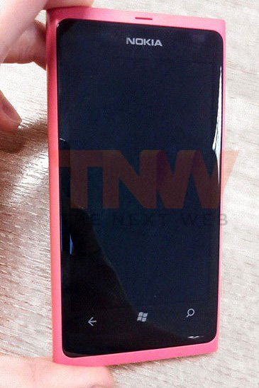 , Nokia Lumia 800, Live φωτογραφίες λίγο πριν ανακοινωθεί