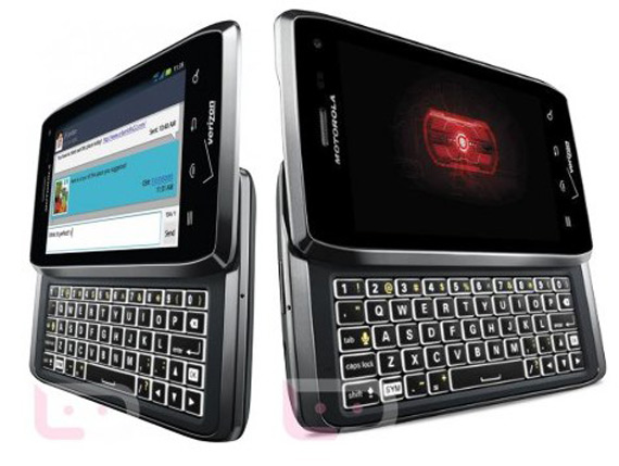 , Motorola DROID 4, Ένα RAZR με συρόμενο QWERTY πληκτρολόγιο