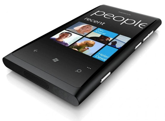 , Nokia Lumia 800 Windows Phone, Στο eshop με 489 ευρώ