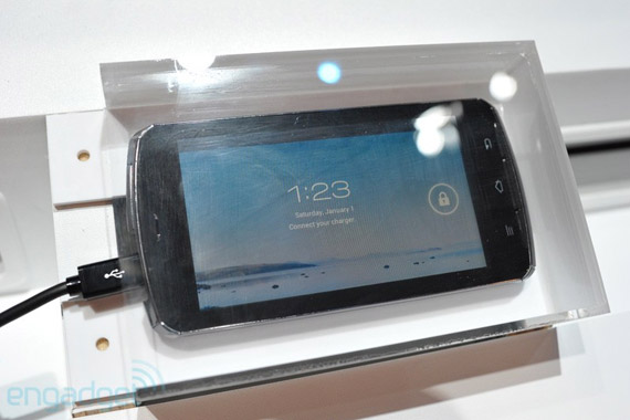 , Fujitsu Arrows, Smartphone με τον τετραπύρηνο Tegra 3 [πρωτότυπο]