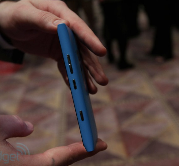 , Nokia Lumia 900, Hands-on φωτογραφίες [Engadget]
