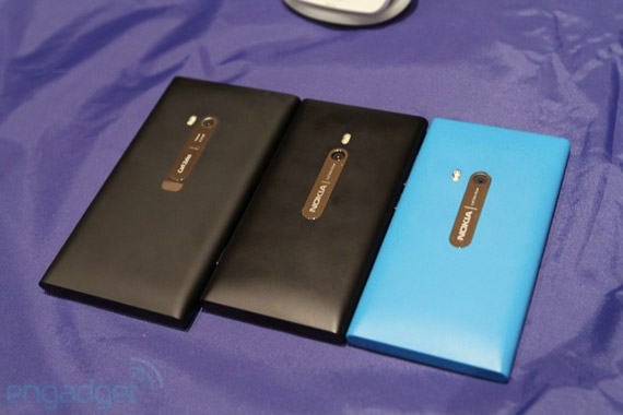 , Nokia Lumia 900, Hands-on φωτογραφίες [Engadget]