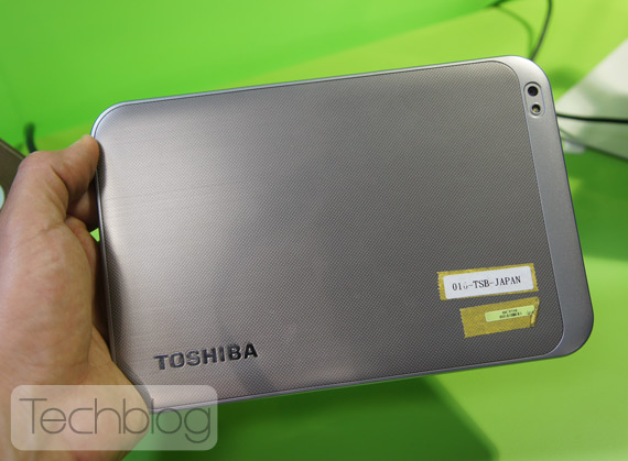 , Toshiba AT270, Τετραπύρηνο tablet με οθόνη 7.7&#8243; Super AMOLED [hands-on]