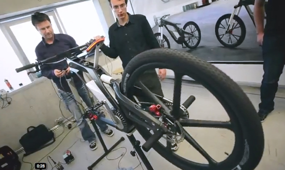 , Audi e-bike Wörthersee, Συνεχίζει να μοιράζει πόνο [video]