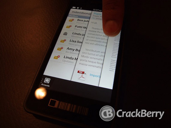, BlackBerry 10, Φωτογραφίες hands-on από το CrackBerry