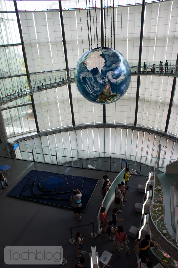 , Geo-Cosmos στο Εθνικό μουσείο Τεχνολογίας και Καινοτομίας στο Tokyo [video]