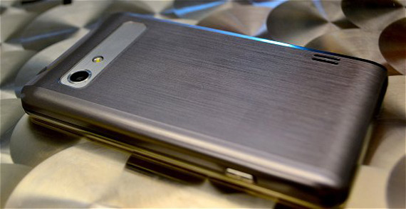 , LG Mach, Διπύρηνο Android smartphone με συρόμενο πληκτρολόγιο