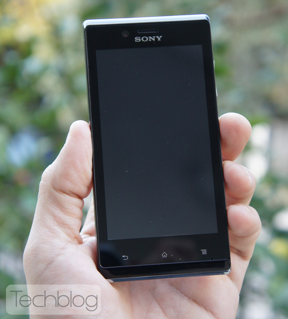 , Sony Xperia J hands-on video [music]