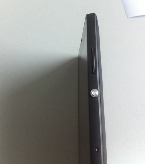 Sony CX5303, Sony CX5303 HuaShan, Φωτογραφίες leak από ένα νέο Xperia smartphone