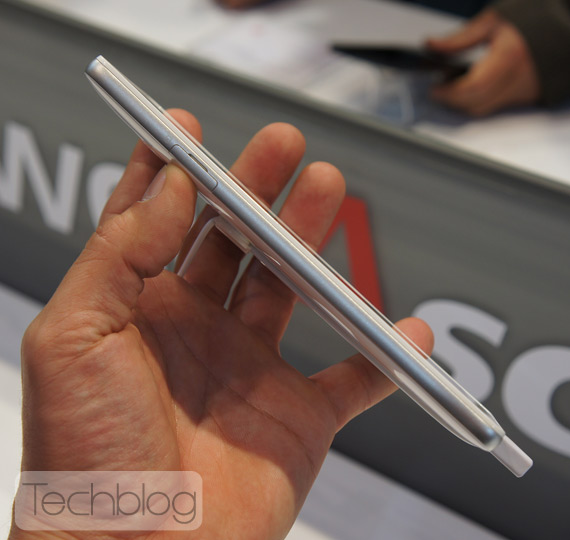 Huawei Ascend Mate MWC 2013, Huawei Ascend Mate πρώτη επαφή hands-on (MWC 2013)