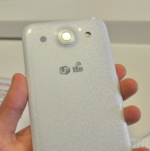 LG Optimus G Pro 5.5", LG Optimus G Pro 5.5&#8243;, Φωτογραφίες hands-on από το TheVerge