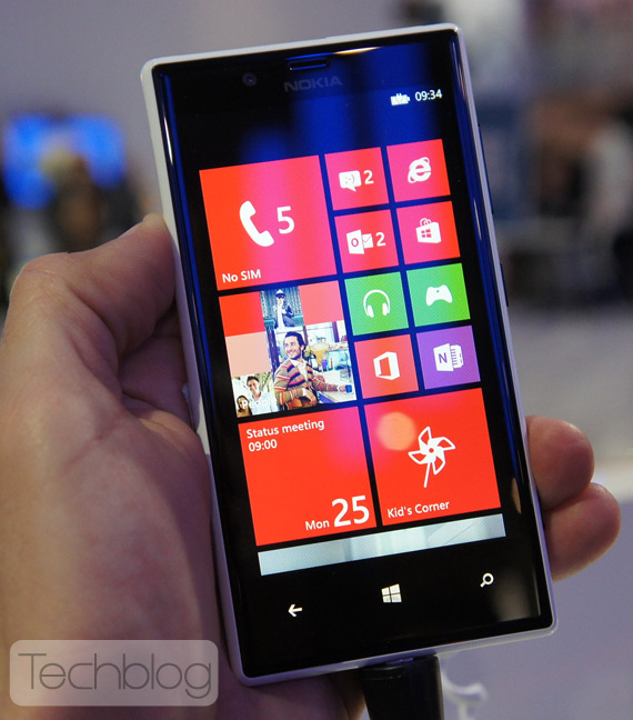 Nokia Lumia 720 MWC 2013, Nokia Lumia 720 πρώτη επαφή hands-on (MWC 2013)
