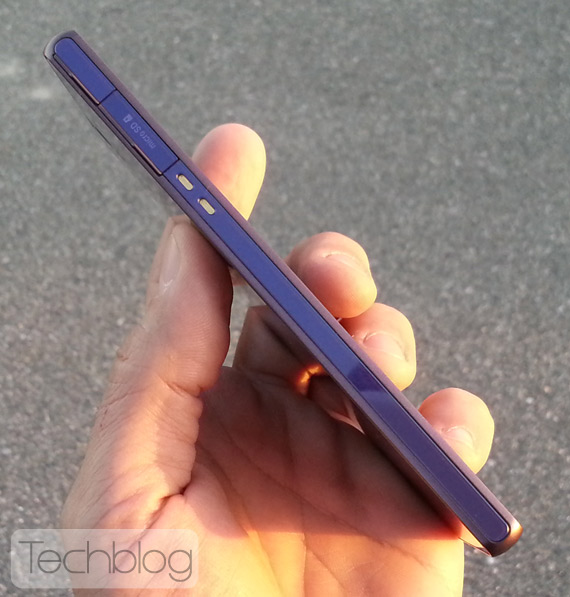Sony Xperia Z μωβ, Sony Xperia Z σε μωβ χρώμα κάτω από τον ήλιο της Σαρδηνίας