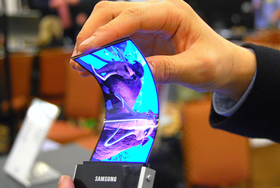 Samsung, LG και Samsung, Οι εύκαμπτες οθόνες έτοιμες για την αγορά