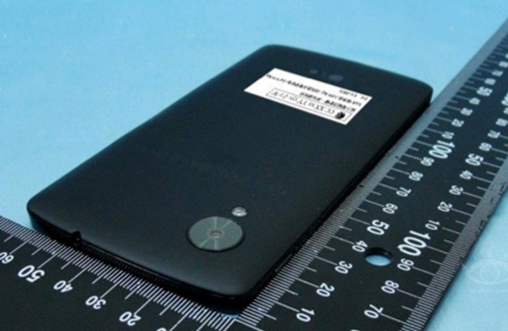 Google Nexus 5 prototype, Google Nexus 5, Πρωτότυπο από τα αρχικά στάδια είχε μπαταρία 2300 mAh