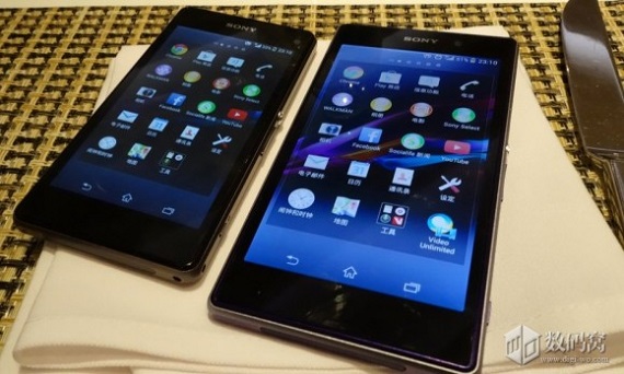 Sony Xperia Z1s, Sony Xperia Z1s, Εμφανίστηκε δίπλα στο Sony Xperia Z1