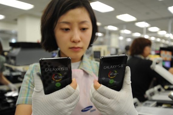 Samsung Βιετνάμ, Samsung, Φεύγει από την Κίνα. Χτίζει εργοστάσιο στο Βιετνάμ που έχει φθηνότερα εργατικά
