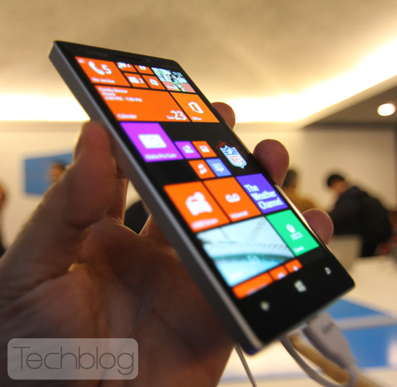 , Nokia Lumia Icon 929 hands-on video [MWC 2014]