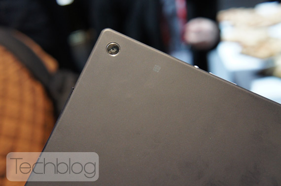 , Sony Xperia Z2 Tablet hands-on video [MWC 2014]