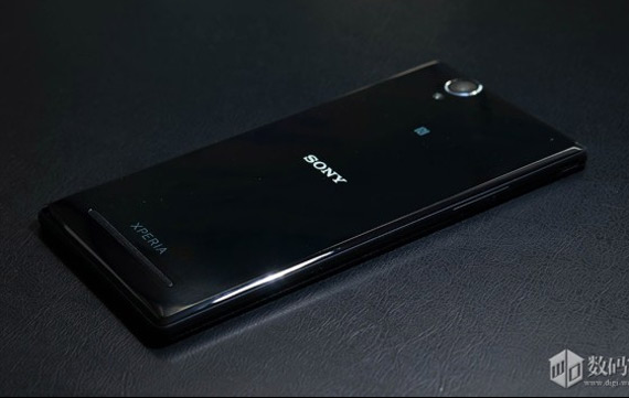 , Sony Xperia T2 Ultra, Δείτε τη συσκευασία και το smartphone σε real life photos