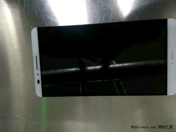, Huawei Ascend D3, διέρρευσε φωτογραφία που δείχνει ελάχιστα bezels