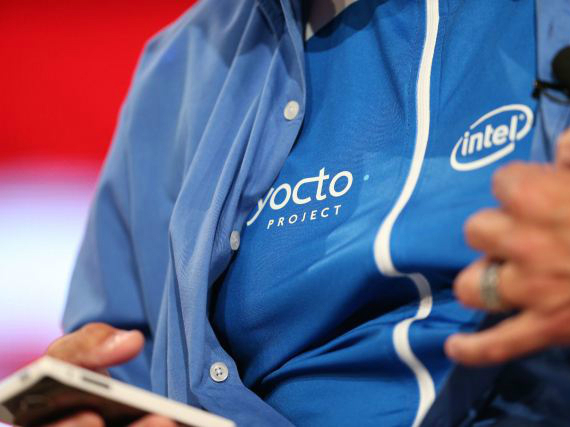 , Intel και AIQ, ετοιμάζονται να λανσάρουν «έξυπνη μπλούζα» το καλοκαίρι