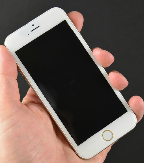 , iPhone 6 dummy, εμφανίζεται σε hands-on video