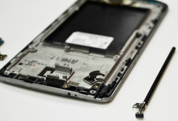 , LG G3, ξεβιδώνεται και δείχνει εύκολο να επισκευαστεί