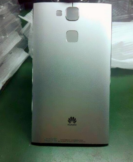 Huawei Ascend D3, Huawei Ascend D3, με ελάχιστα bezels και design a la HTC
