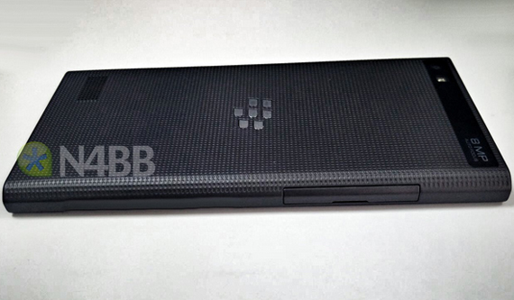 BlackBerry Leap, BlackBerry Leap: Φωτογραφίες της νέας mid-range συσκευής