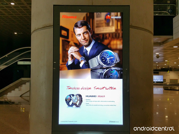 Huawei Watch, Huawei Watch: Αποκαλύφθηκε κατά λάθος στο αεροδρόμιο [MWC 2015]