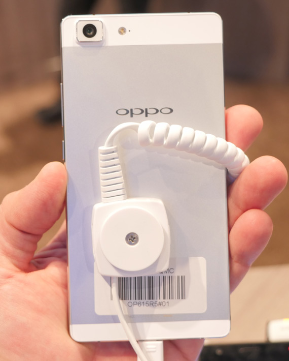 OPPO R5 MWC 2015, OPPO R5 ελληνικό hands-on video [MWC 2015]