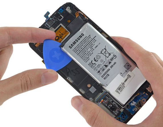 Samsung Galaxy S6 & S6 Εdge: Πόσο κοστίζει η αντικατάσταση μπαταρίας και οθόνης, Samsung Galaxy S6 &#038; S6 Εdge: Πόσο κοστίζει η αντικατάσταση μπαταρίας και οθόνης