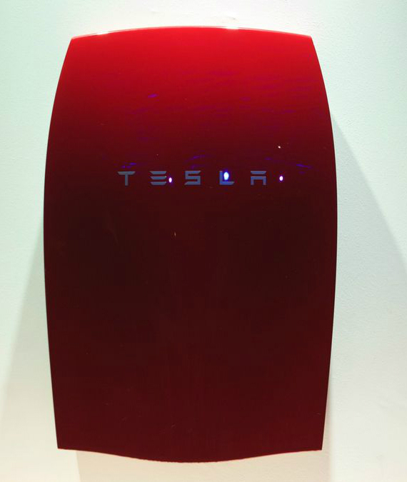 tesla powerwall, Powerwall: Η Tesla καινοτομεί με ηλιακή μπαταρία για το σπίτι