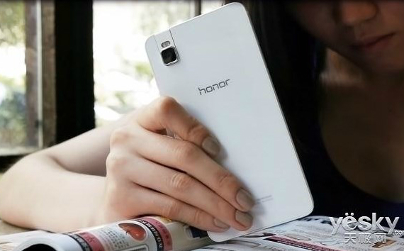 Huawei Honor 7i: Με rotating κάμερα και αισθητήρα αποτυπωμάτων στο πλάι, Huawei Honor 7i: Με rotating κάμερα και αισθητήρα αποτυπωμάτων στο πλάι