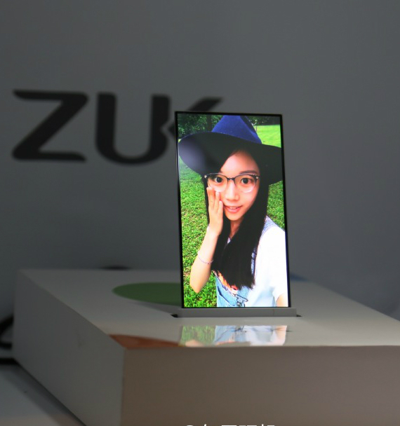 ZUK: Έδειξε smartphone με διάφανη οθόνη σε λειτουργία, ZUK: Έδειξε smartphone με διάφανη οθόνη σε λειτουργία