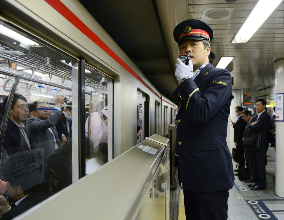Ιαπωνία: Κάμερες που εντοπίζουν μεθυσμένους επιβάτες στα τραίνα, Ιαπωνία: Κάμερες που εντοπίζουν μεθυσμένους επιβάτες στα τραίνα