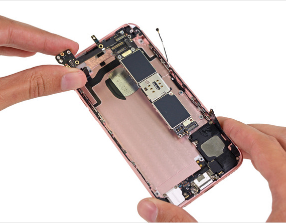 iPhone 6s: Teardown - Γιατί έχει μικρότερη μπαταρία, iPhone 6s: Teardown &#8211; Γιατί έχει μικρότερη μπαταρία