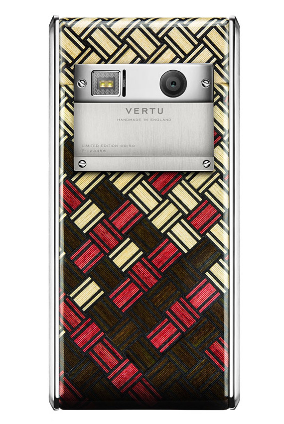 Vertu Aster Yosegi, Vertu Aster Yosegi: Smartphone με ξύλινη διακόσμηση