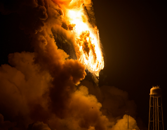 NASA: Οι εντυπωσιακές φωτογραφίες από την έκρηξη του πυραύλου Antares, NASA: Οι εντυπωσιακές φωτογραφίες από την έκρηξη του πυραύλου Antares