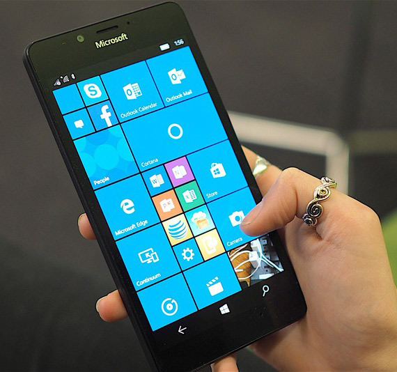 lumia 950 double tap, Microsoft Lumia 950/950 XL: Η Microsoft δίνει &#8220;double tap to wake&#8221;